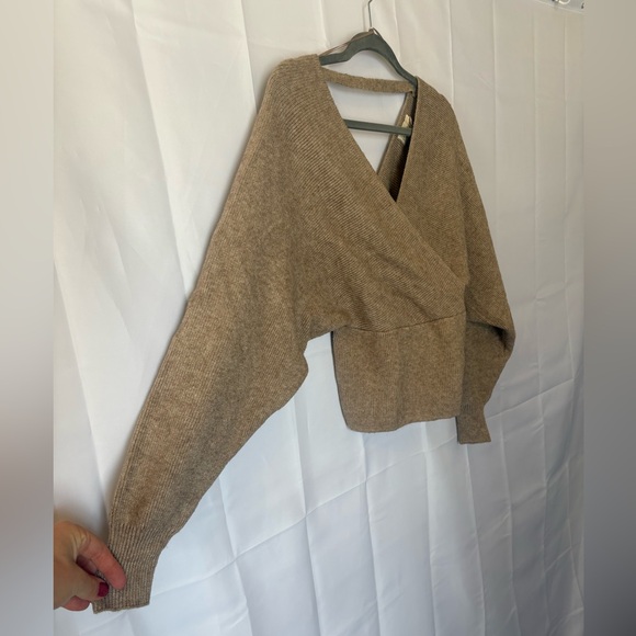 NWOT Dreamers Batwing Oatmeal Sweater - Size M/L - Picture 3 of 5